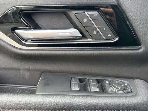 Used 2025 GMC Yukon Denali image 11