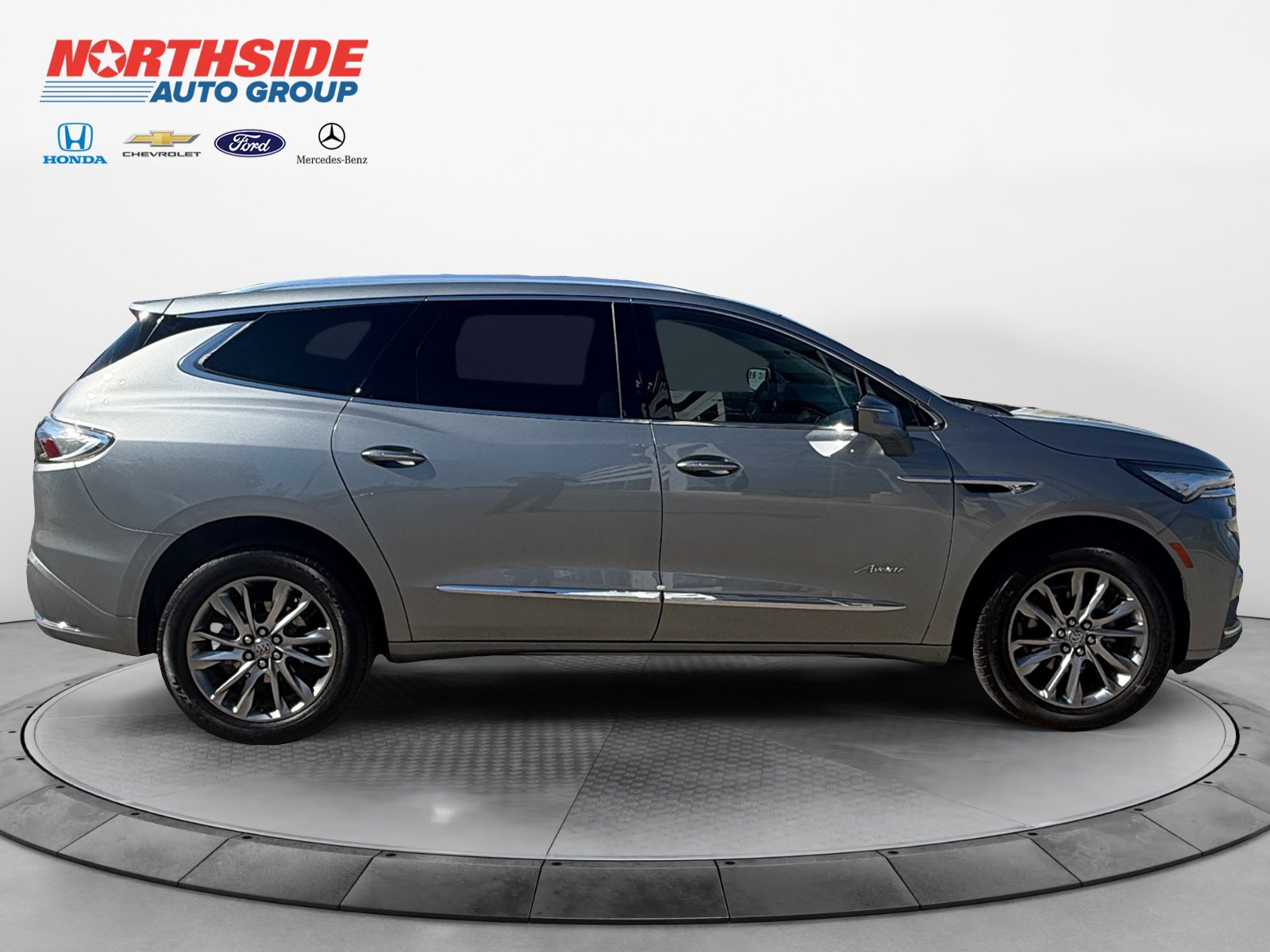 Used 2023 Buick Enclave Avenir w/ Avenir Technology Package FWD image 8