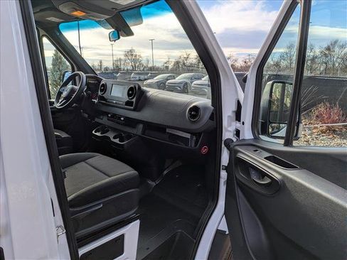 Used 2024 Mercedes-Benz Sprinter 2500 image 12