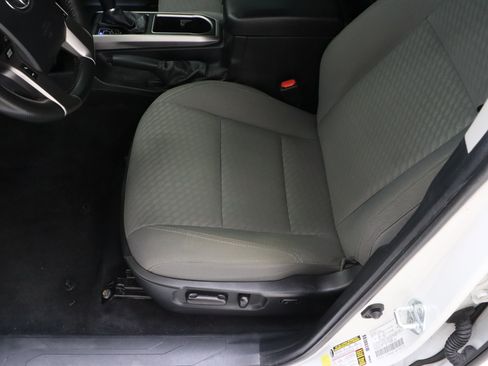 Used 2022 Toyota Tacoma SR5 w/ Technology Package RWD image 15