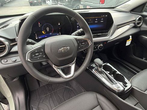 New 2026 Chevrolet Trax ACTIV w/ Sunroof Package FWD image 4
