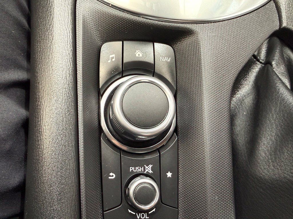 Used 2022 MAZDA MX-5 Miata Club RWD image 30