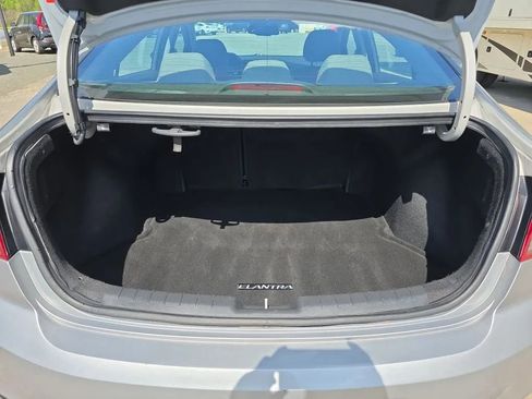 Used 2020 Hyundai Elantra Value Edition image 48