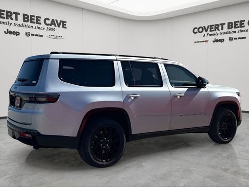 New 2026 Jeep Grand Wagoneer Limited image 10