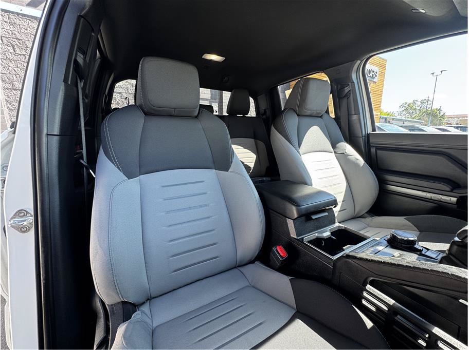 Used 2025 Toyota Tacoma TRD Sport AWD/4WD image 4