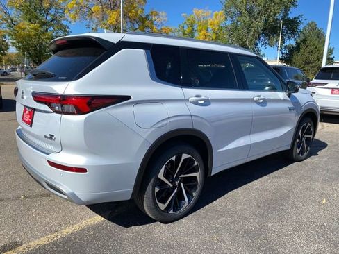 New 2025 Mitsubishi Outlander SEL image 5