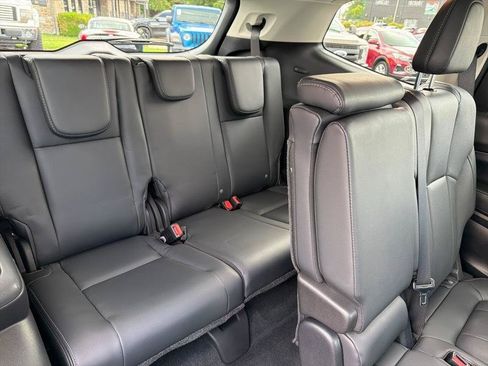 Used 2023 Subaru Ascent Limited AWD/4WD image 7