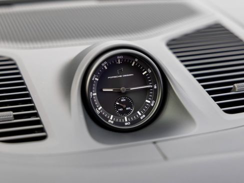 Certified 2025 Porsche Cayenne GTS image 35