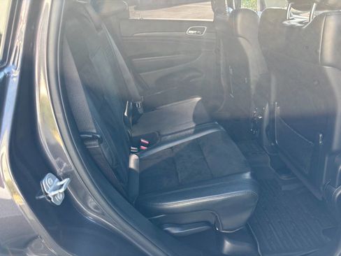 Used 2019 Jeep Grand Cherokee Altitude image 23