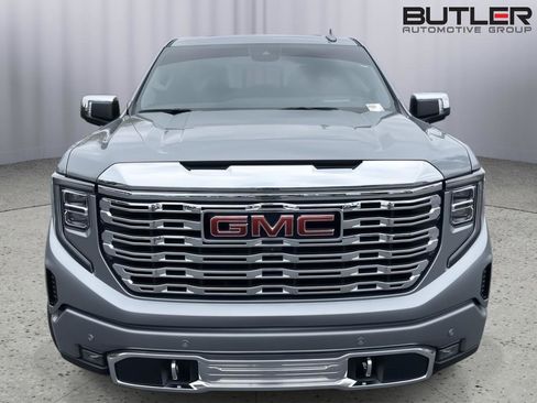 Used 2024 GMC Sierra 1500 Denali w/ Denali Reserve Package AWD/4WD image 8