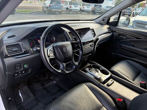 Used 2021 Honda Pilot Touring image 16