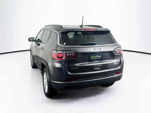 Used 2022 Jeep Compass Latitude w/ Convenience Group AWD/4WD image 5