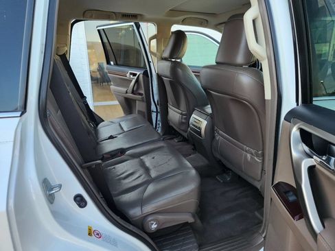 Used 2017 Lexus GX 460 Premium w/ Premium Package AWD/4WD image 12