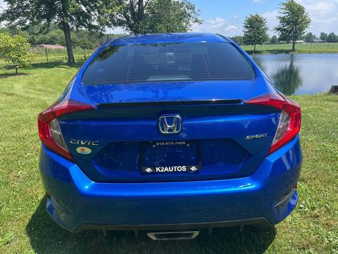 Used 2019 Honda Civic Sport image 9