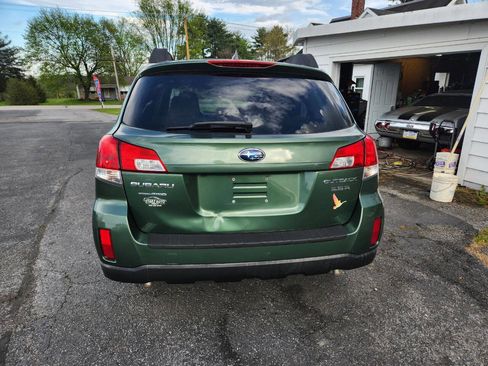 Used 2011 Subaru Outback 3.6R Limited w/ PWR Moonroof Pkg image 6
