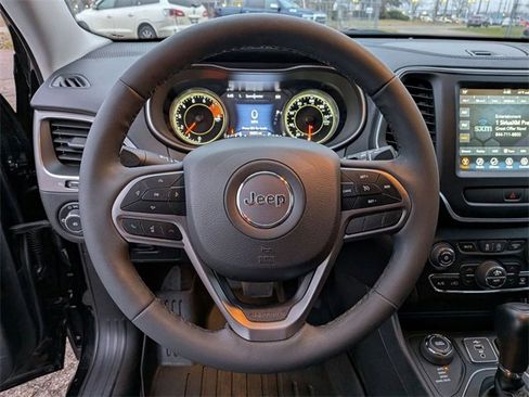 Certified 2022 Jeep Cherokee Latitude Lux image 17