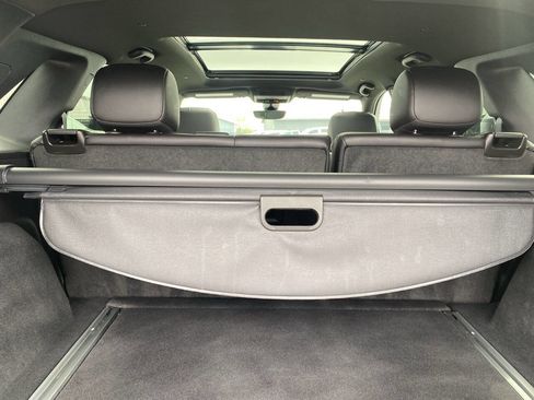 Used 2024 Cadillac XT5 Sportv w/ Technology Package AWD/4WD image 12