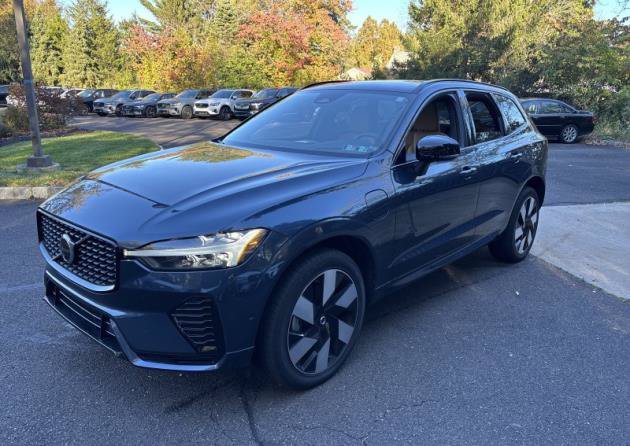 Used 2024 Volvo XC60 T8 Ultimate w/ Climate Package AWD/4WD image 1