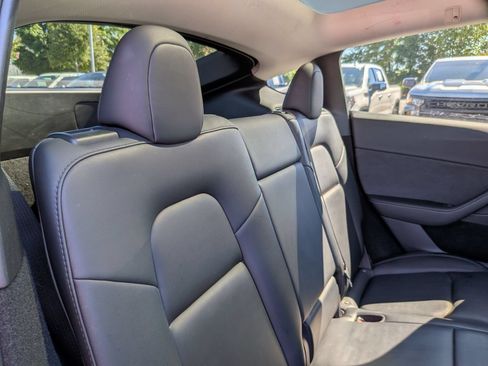 Used 2023 Tesla Model Y Long Range AWD/4WD image 33