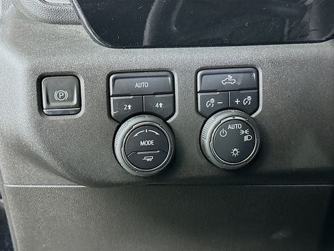 Used 2023 Chevrolet Silverado 1500 LT AWD/4WD image 16