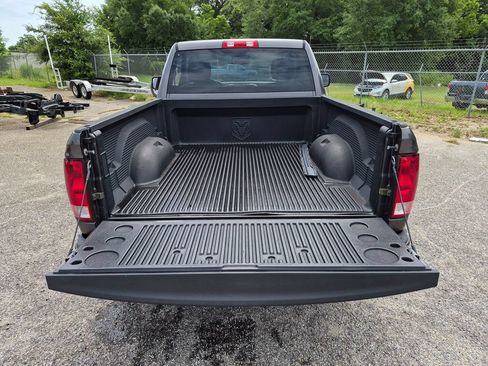 Used 2014 RAM 1500 Express RWD image 31