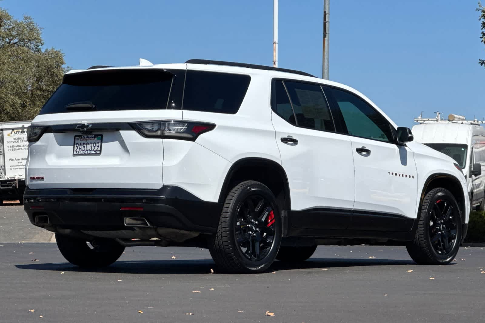 Used 2021 Chevrolet Traverse Premier w/ Redline Edition FWD image 2