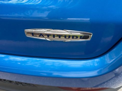 Used 2021 Jeep Compass Latitude w/ Sun and Sound Group FWD image 5