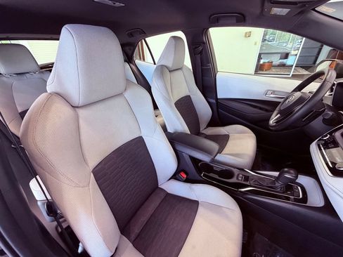 Used 2022 Toyota Corolla SE w/ Carpet Mat Package (TMS) FWD image 8