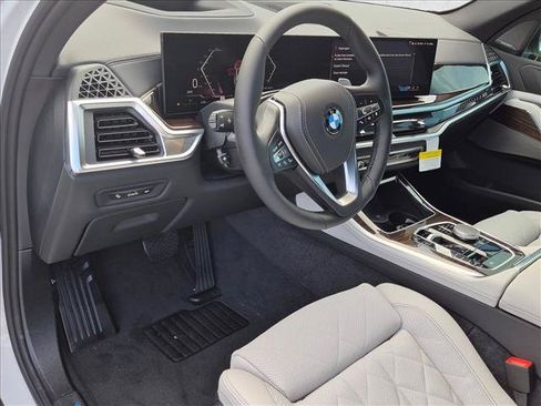 New 2026 BMW X5 xDrive40i w/ Climate Comfort Package AWD/4WD image 3