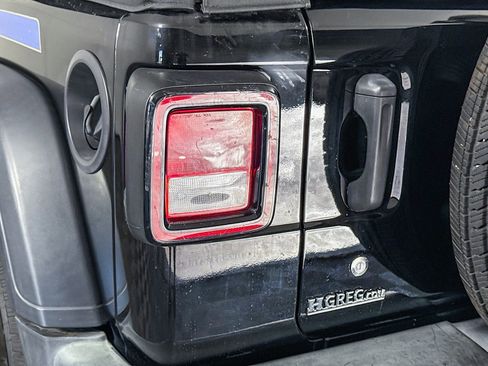 Used 2019 Jeep Wrangler Sport image 34