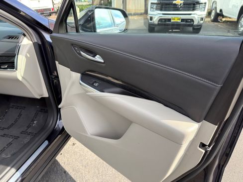 Used 2023 Cadillac XT4 Premium Luxury image 11