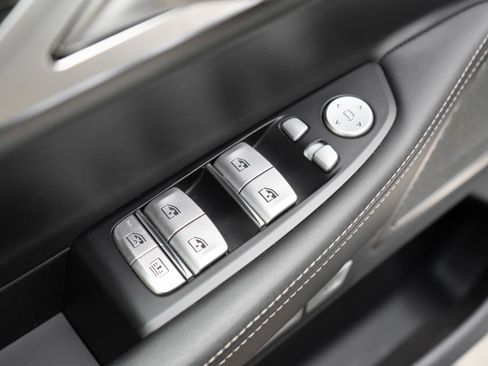 Used 2018 BMW 750i image 11