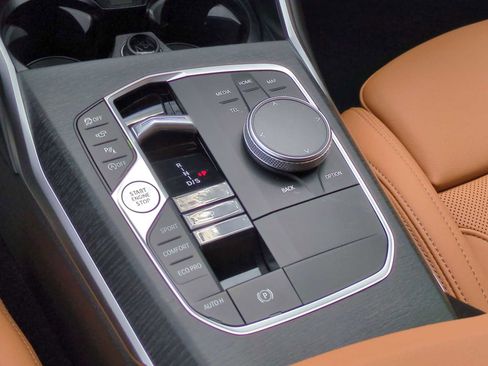 New 2025 BMW 330i xDrive Sedan w/ Premium Package image 34