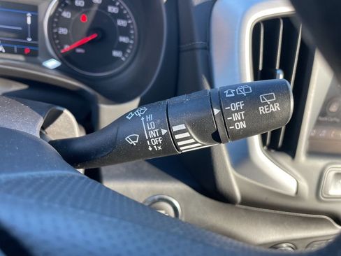 Used 2024 GMC Terrain SLE w/ Elevation Edition image 16