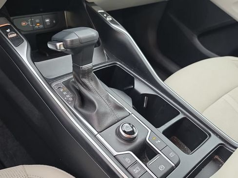Certified 2025 Kia Sorento S FWD image 28