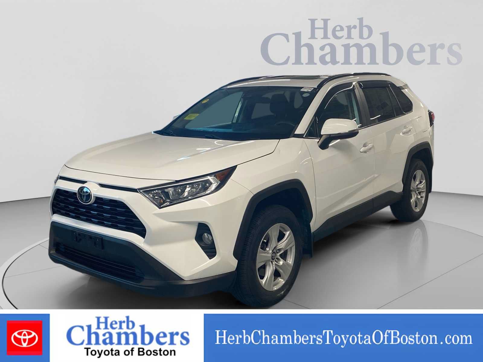 Used 2020 Toyota RAV4 XLE w/ Convenience Package AWD/4WD image 10