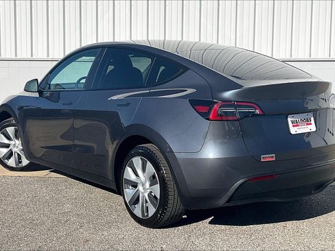 Used 2023 Tesla Model Y Long Range image 15