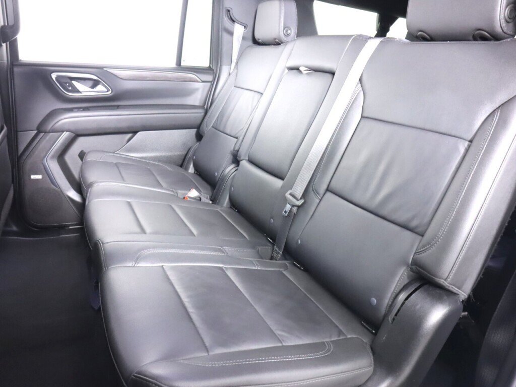 Used 2024 Chevrolet Suburban LT AWD/4WD image 35