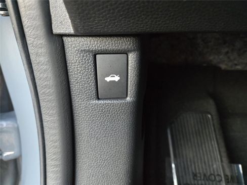 Used 2023 Honda Accord Touring image 15