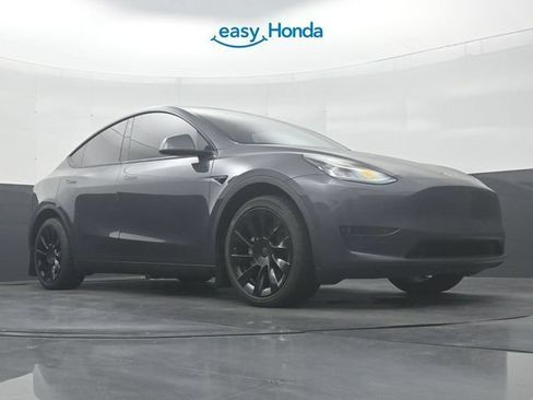 Used 2023 Tesla Model Y Long Range AWD/4WD image 25
