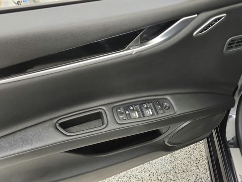 Used 2023 Maserati Ghibli Modena RWD image 19