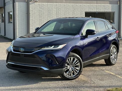 Used 2021 Toyota Venza Limited w/ Advanced Technology Package AWD/4WD image 2