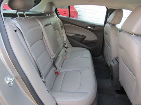 Used 2017 Chevrolet Cruze Premier w/ Enhanced Convenience Package FWD image 12