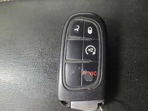 Used 2015 Jeep Cherokee Limited FWD image 32