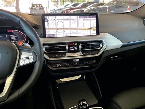 Used 2024 BMW X4 xDrive30i image 7