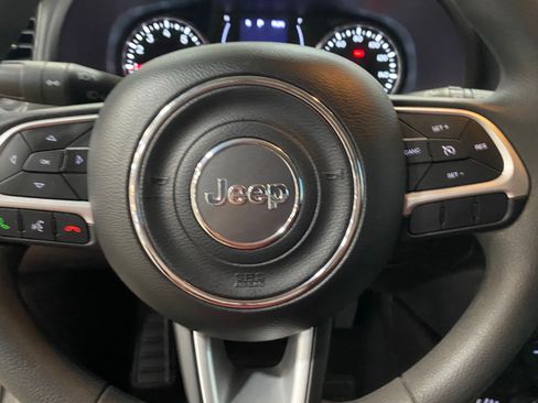 Used 2023 Jeep Renegade Latitude AWD/4WD image 20