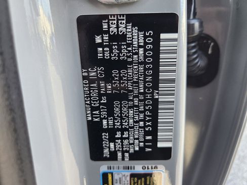 Used 2022 Kia Telluride SX w/ SX Prestige Package image 19