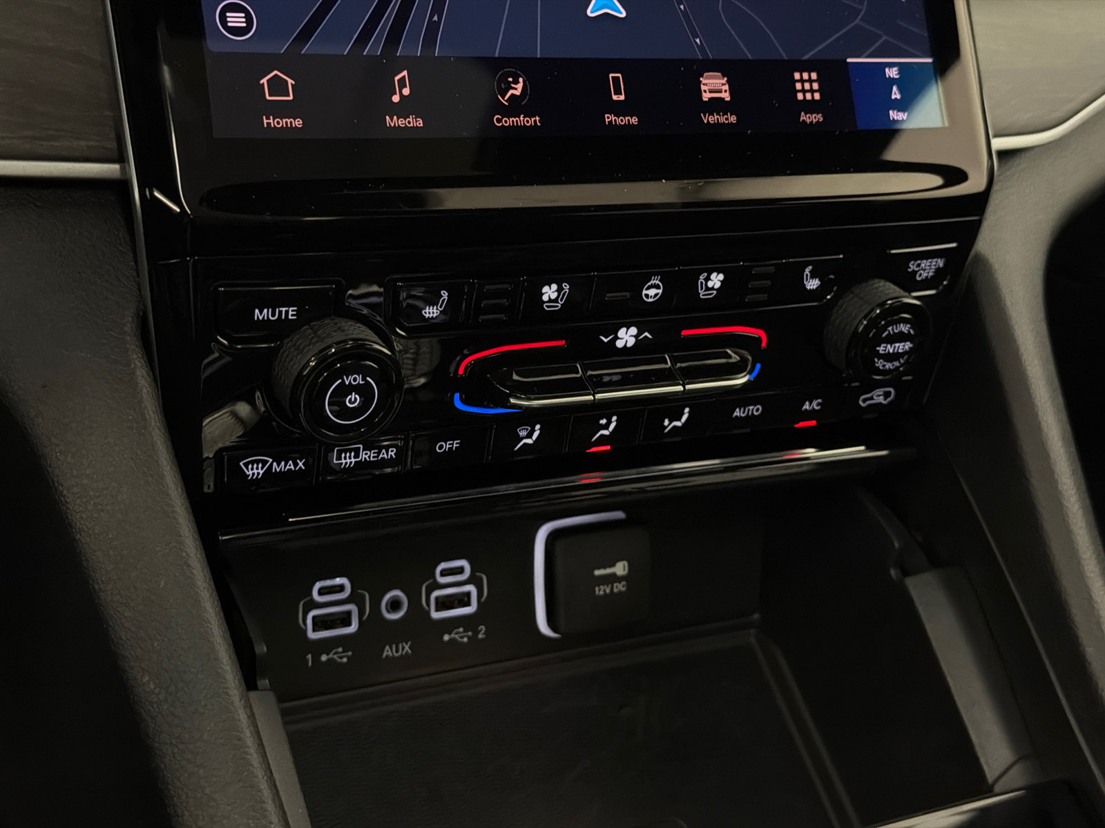 Used 2025 Jeep Grand Cherokee Limited w/ Luxury Tech Group II AWD/4WD image 27
