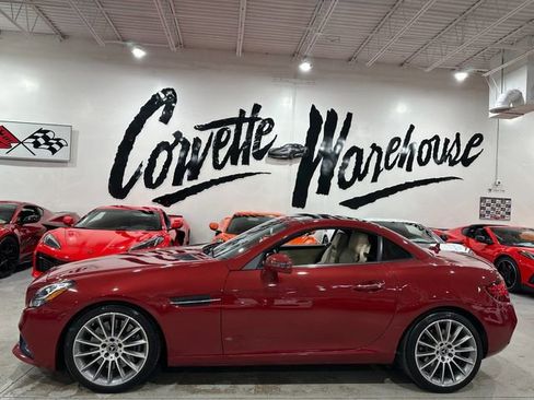Used 2020 Mercedes-Benz SLC 300 image 2