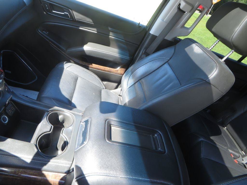 Used 2018 Chevrolet Suburban LT w/ LT Signature Package AWD/4WD image 25